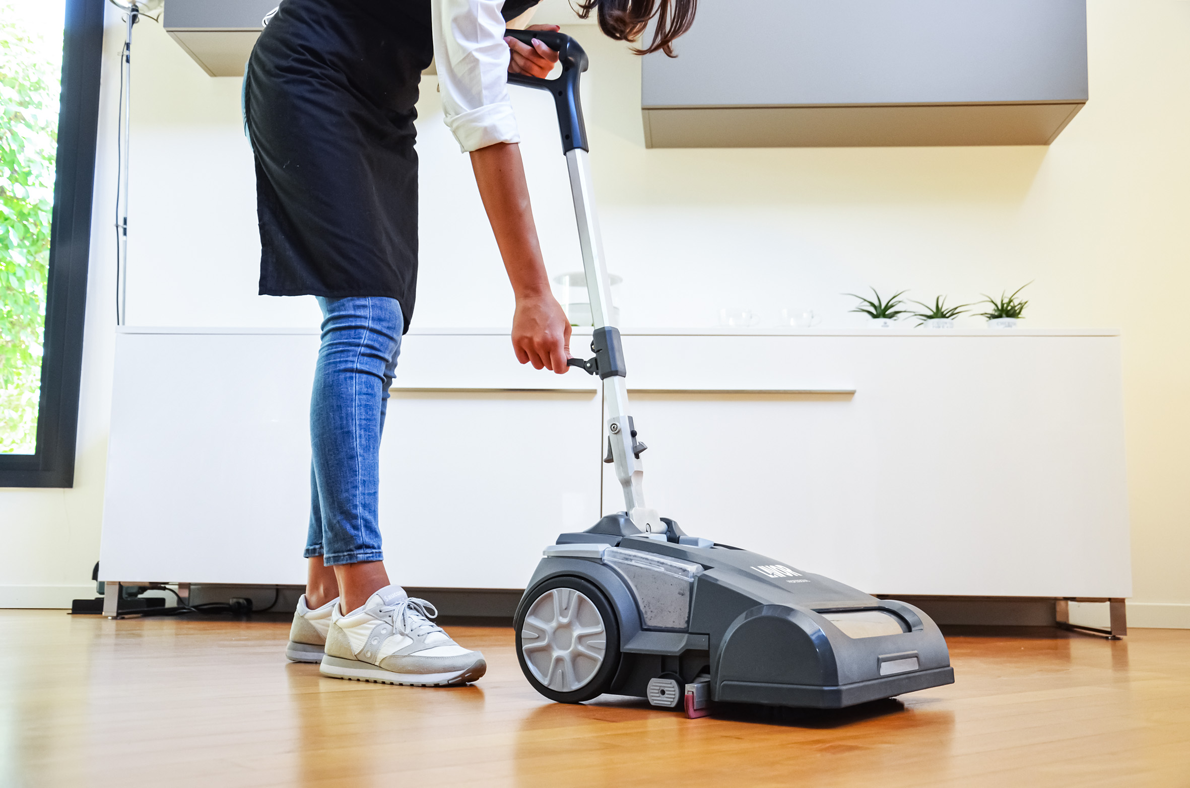 Fit 型号在休息室的使用场景