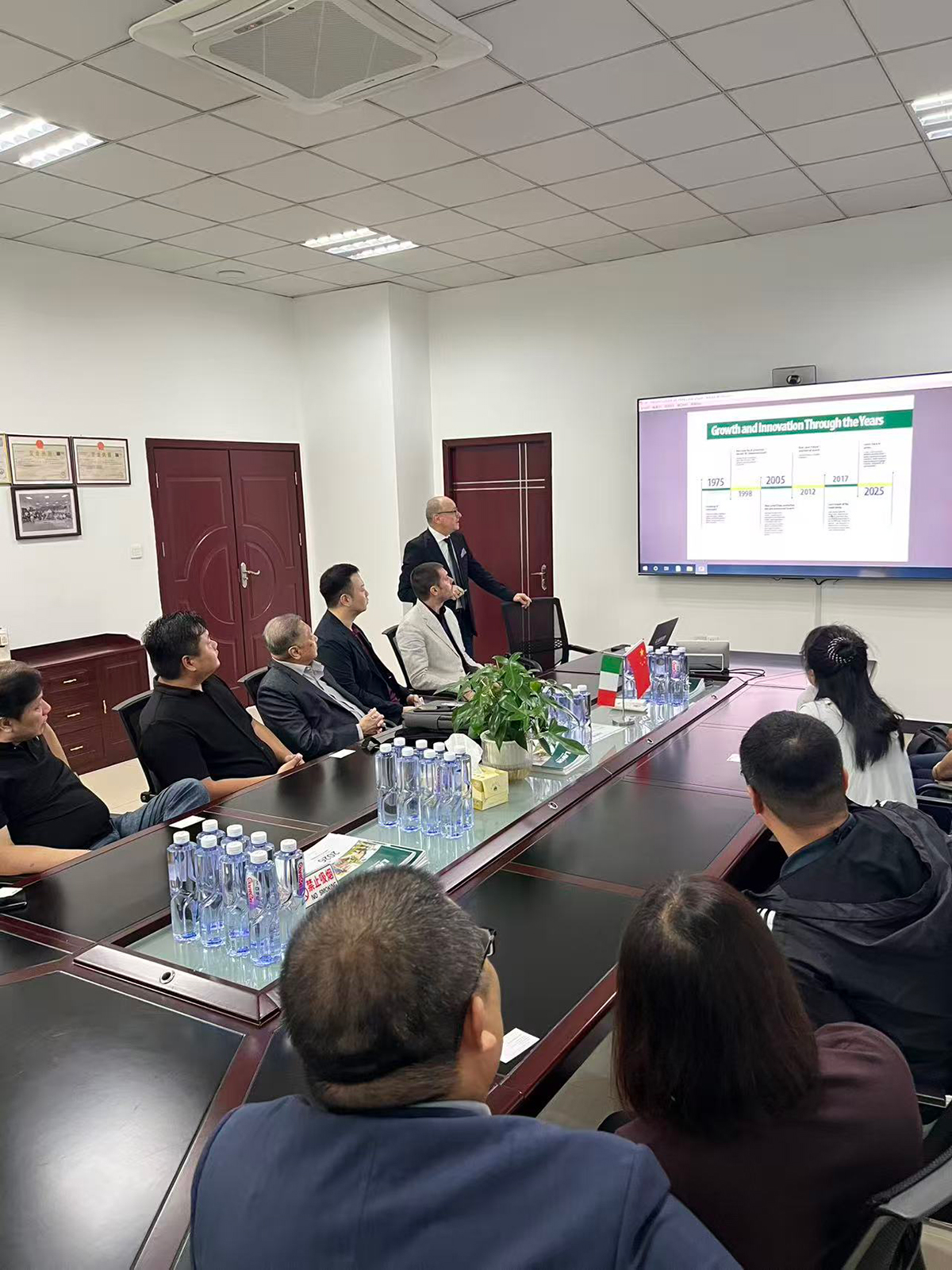 千岛湖畔风正劲，双庆同启新征程