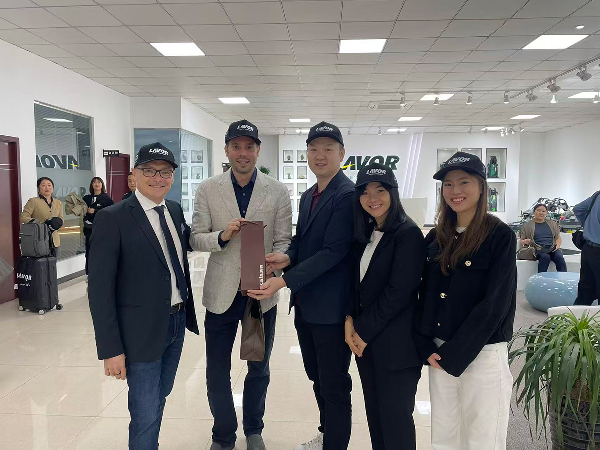 千岛湖畔风正劲，双庆同启新征程